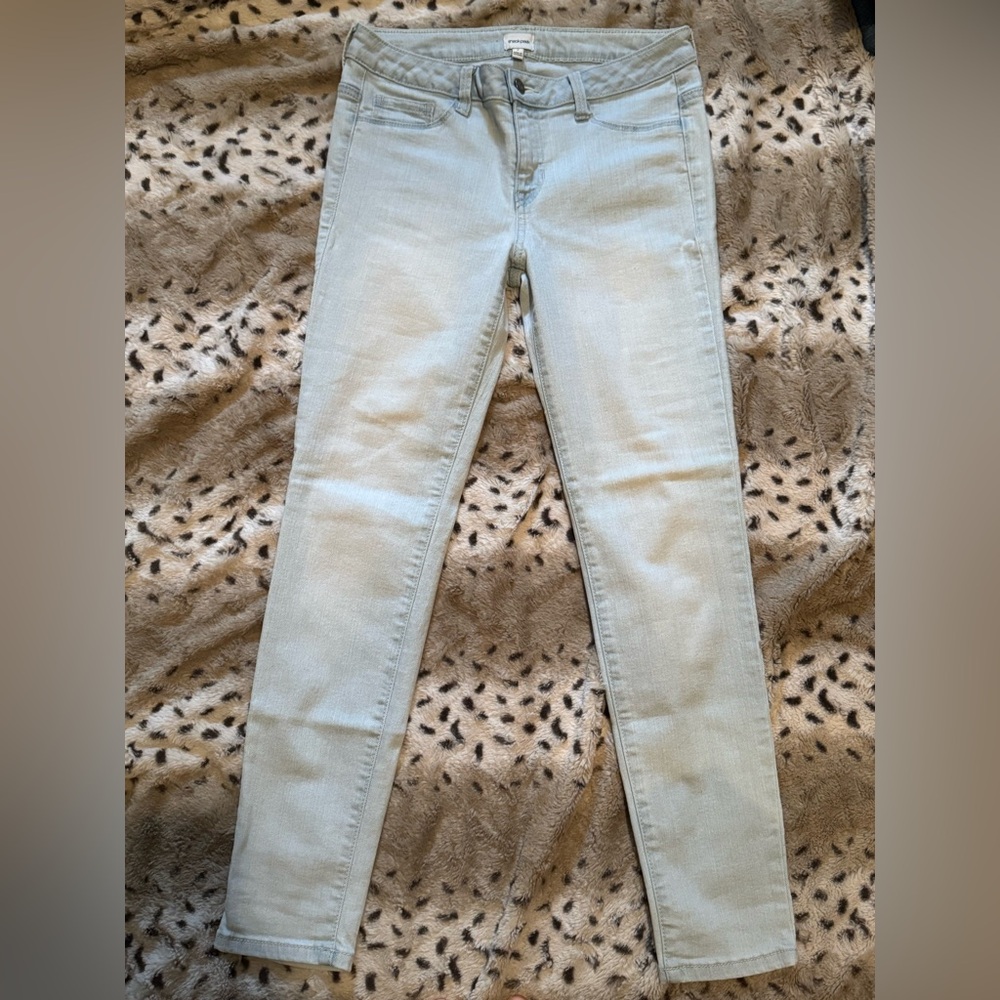 SNEAK PEEK Women's Light Wash Skinny Jeans